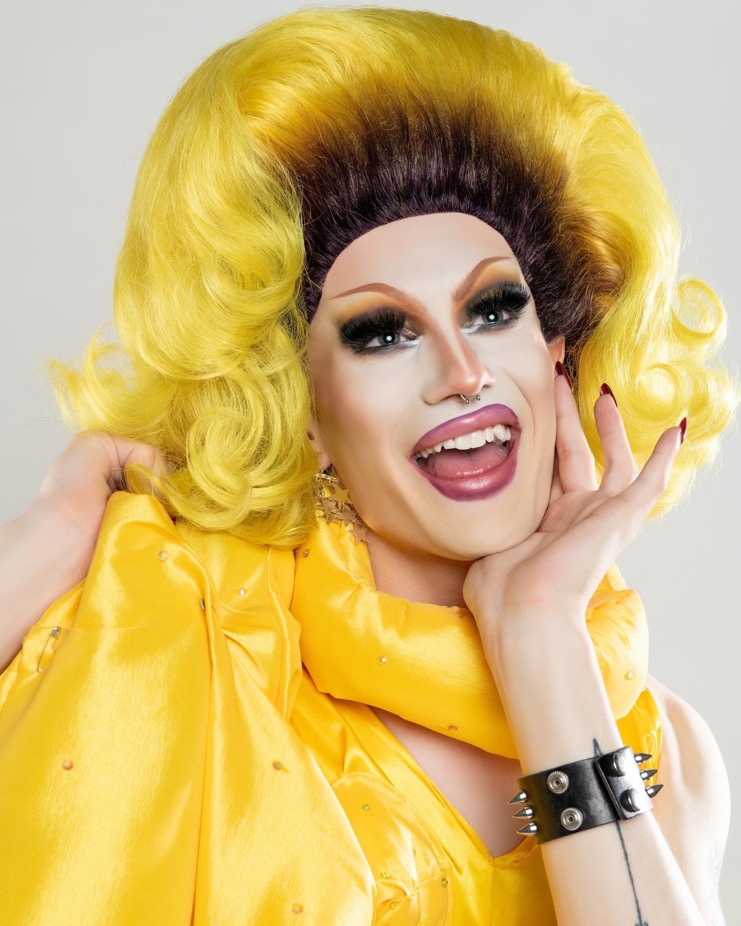 Book a Drag Queen in Portland, OR