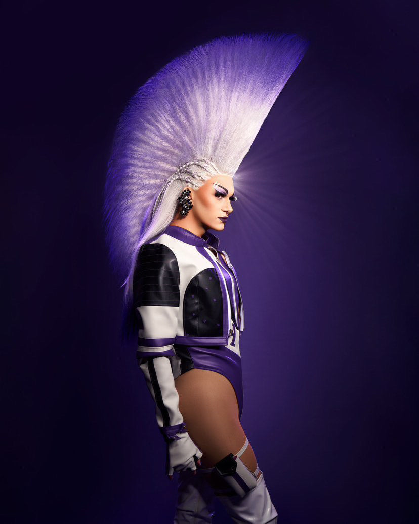 Book a Drag Queen in St Louis, MO