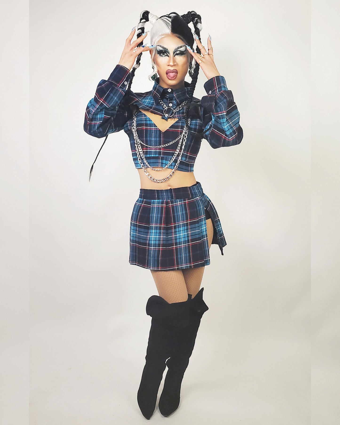 Book a Drag Queen in Milwaukee, WI